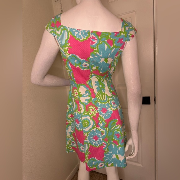 Lilly Pulitzer Floral Sleeveless Dress in Pink and Blue Size 2. - Picture 9 of 14